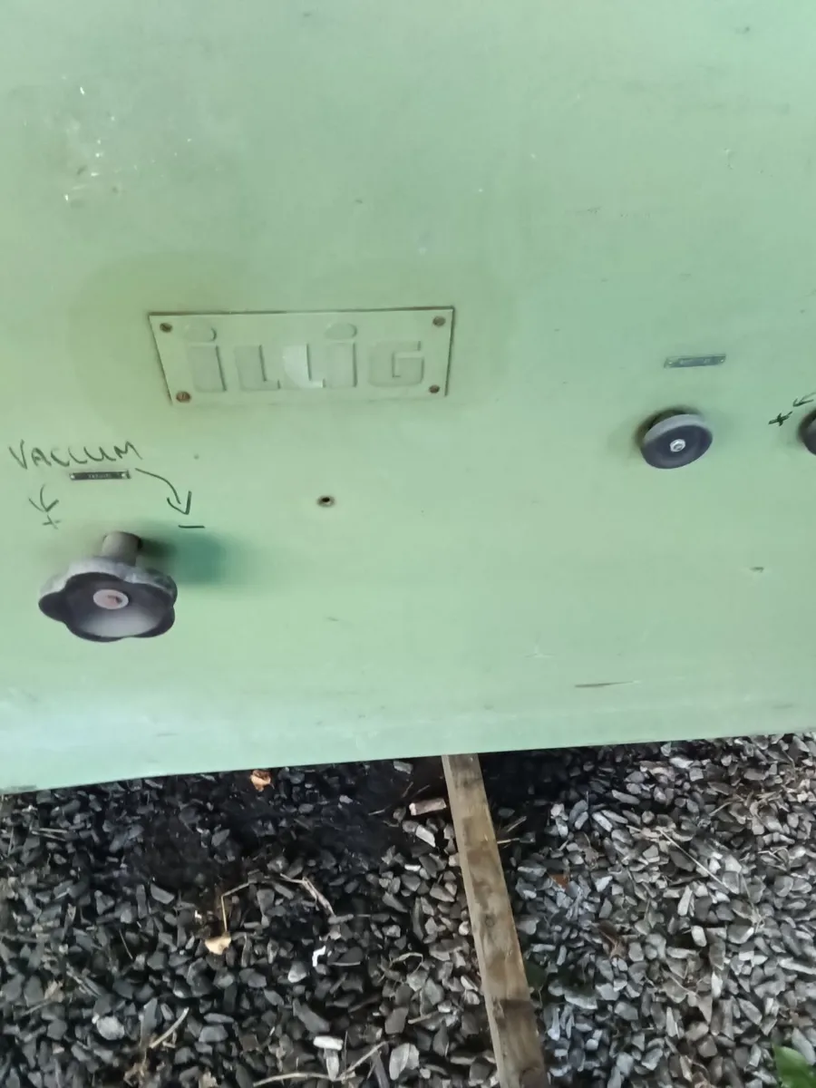 Vacuum forming machine ullig - Image 3