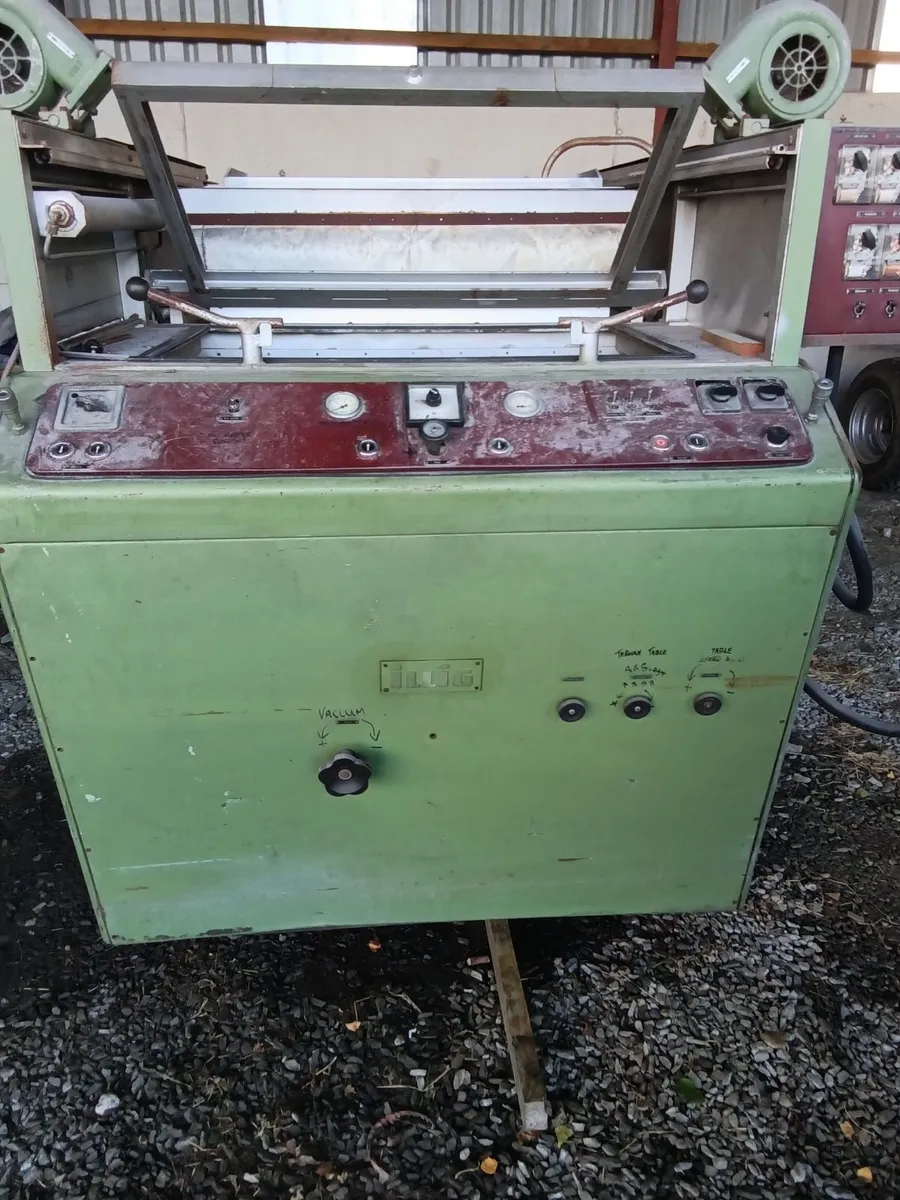 Vacuum forming machine ullig - Image 1