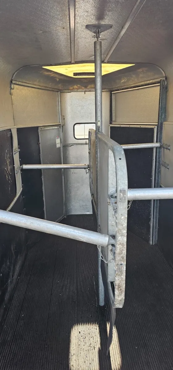 Horse Box trailer - Image 3