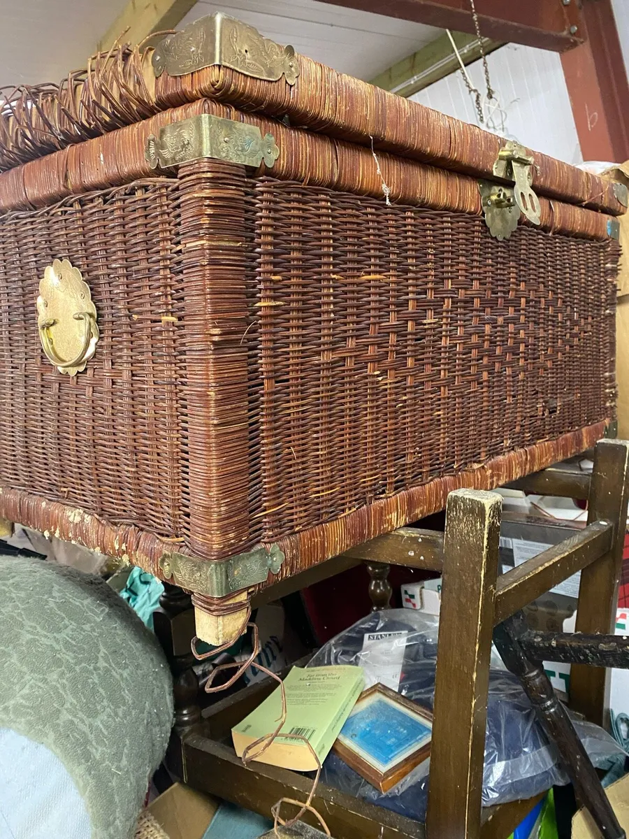 Vintage trunk - Image 2
