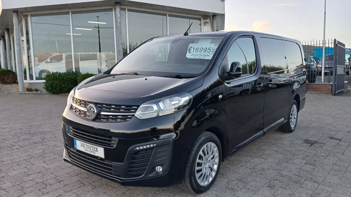 231 VIVARO  LWB 2.0 HDI HIGH SPEC 86K MILES - Image 2