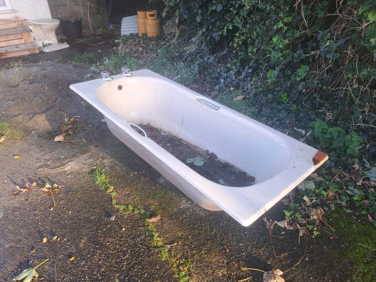 Cast iron bath