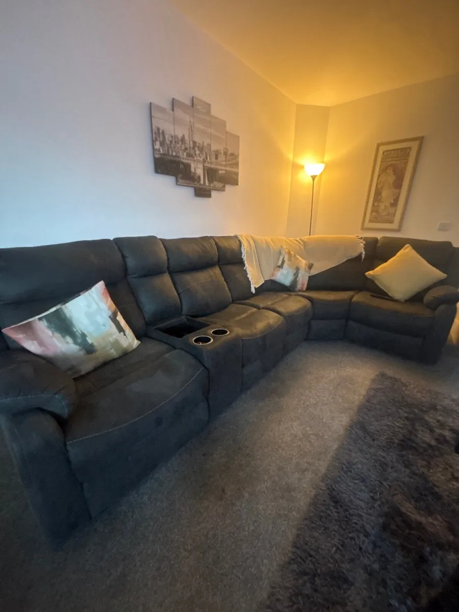 Large corner suite - Image 1