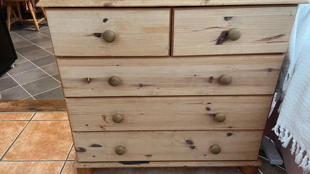 Chest of droors