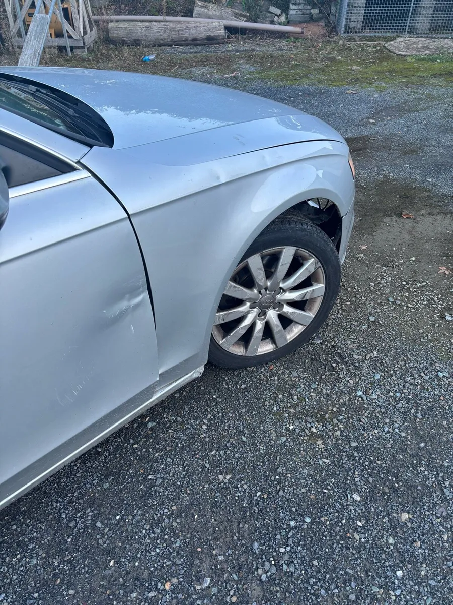 Audi A4 2012 , parts / scrap - Image 4