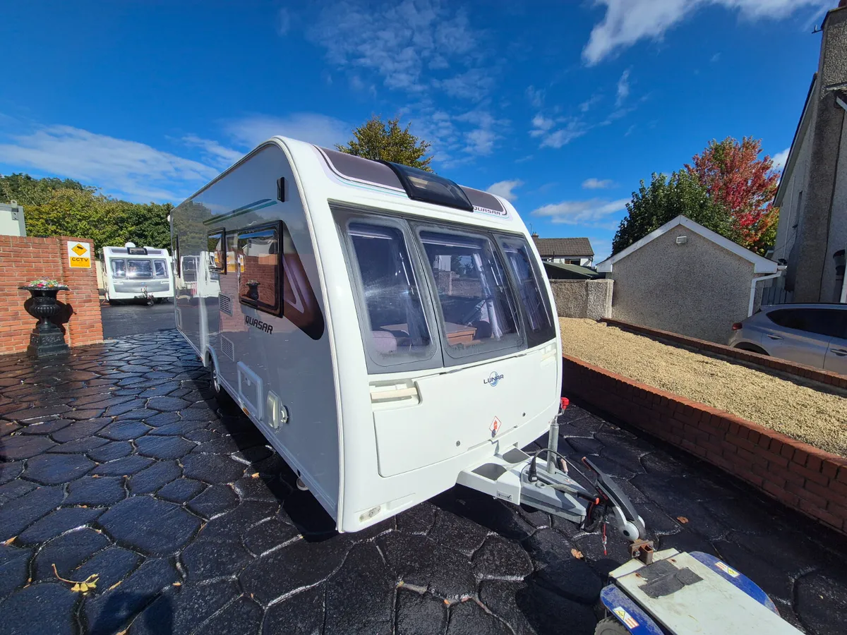 2019  Lunar  Quasar   544  Fixed   Bed     Motor - Image 2