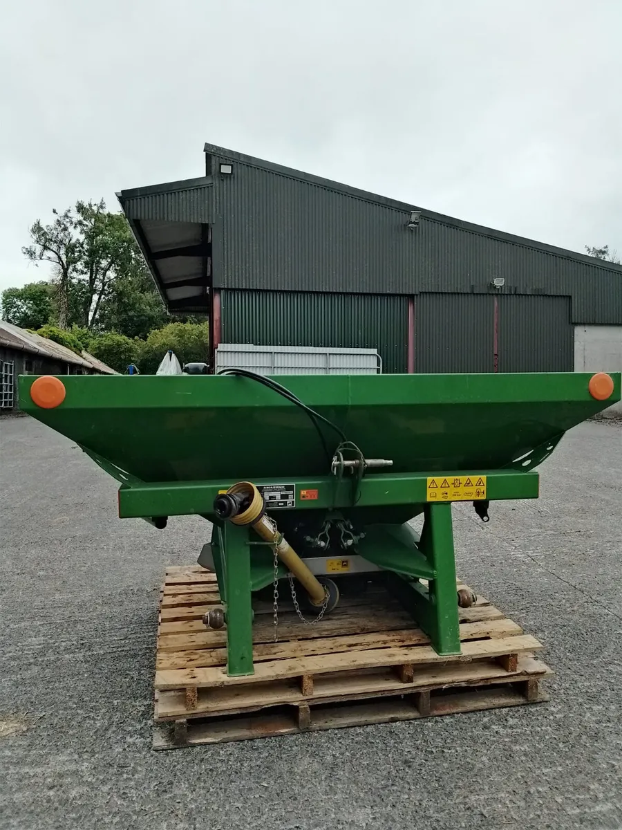 Amazone 902 Fertiliser Spreader - Image 2