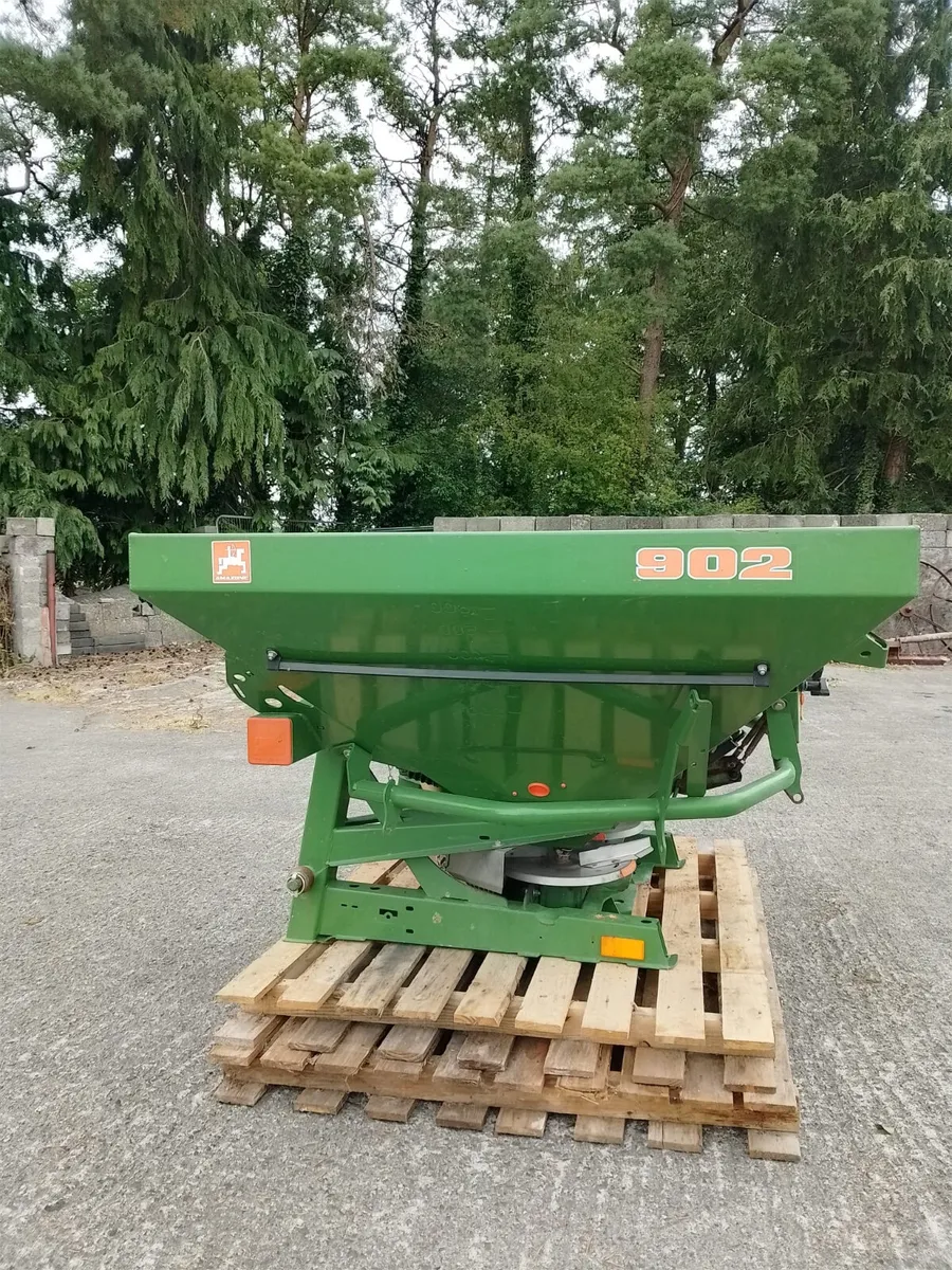 Amazone 902 Fertiliser Spreader - Image 3