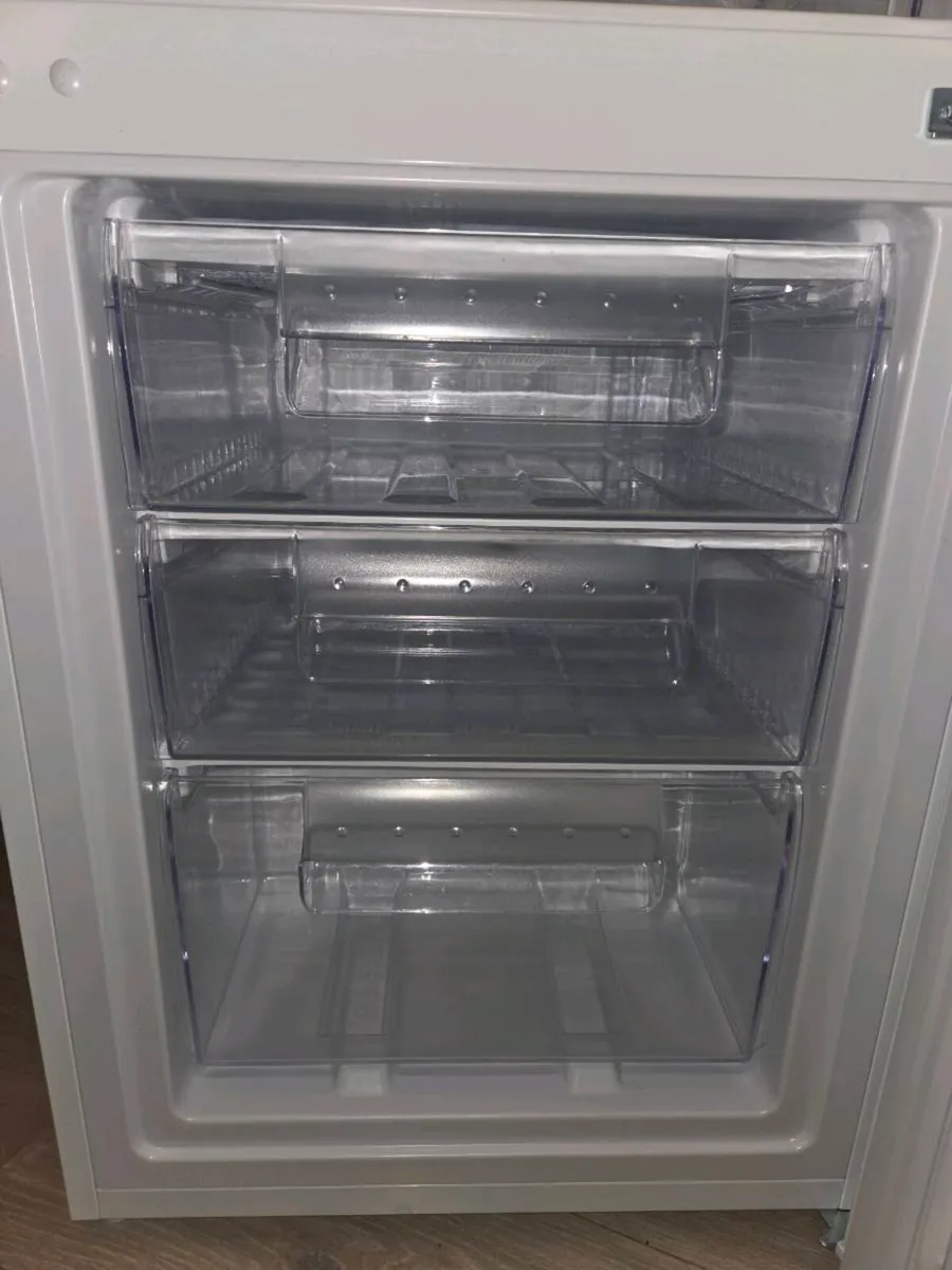 Candy

Candy 136.5cm Fridge Freezer - White - Image 4