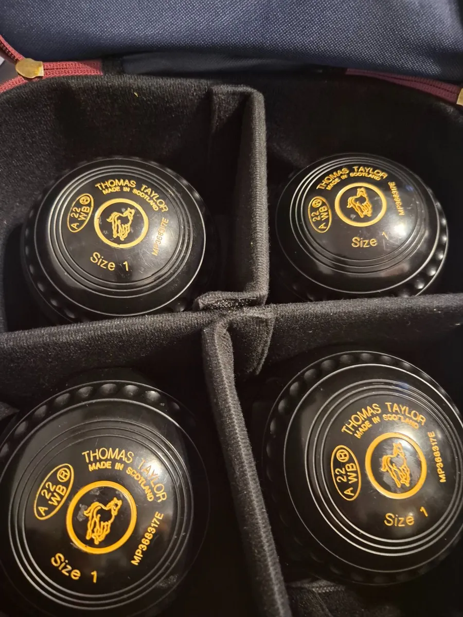indoor bowls - Image 1