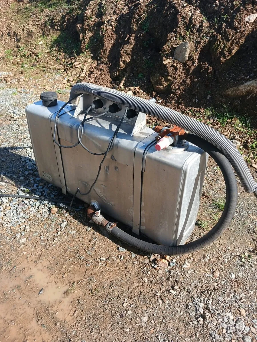 Tipping Gear - Image 1
