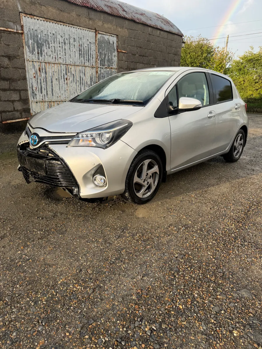 2014 Toyota Yaris petrol hybrid Automatic - Image 2