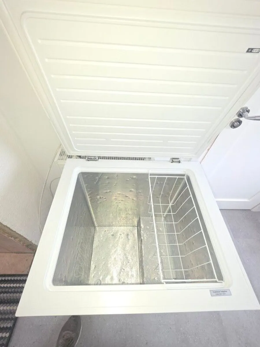 small chest freezer - Image 3