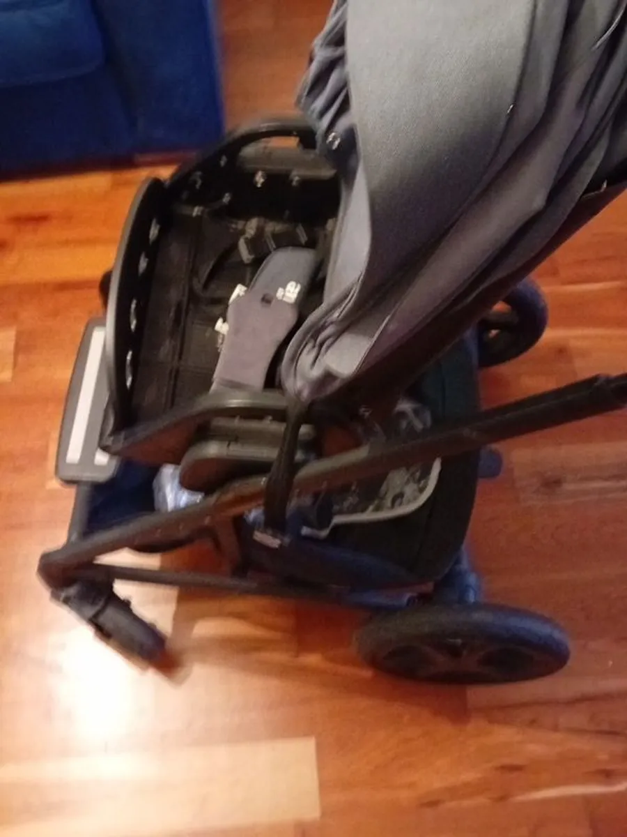 New born pram selling for my sister made by jole - Image 3
