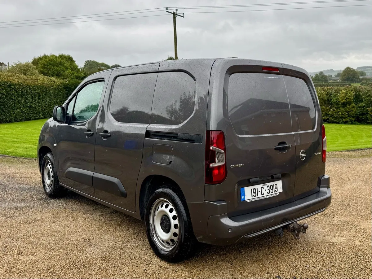 2019 Opel Combo Sportive Cargo 130 BHP - Image 2