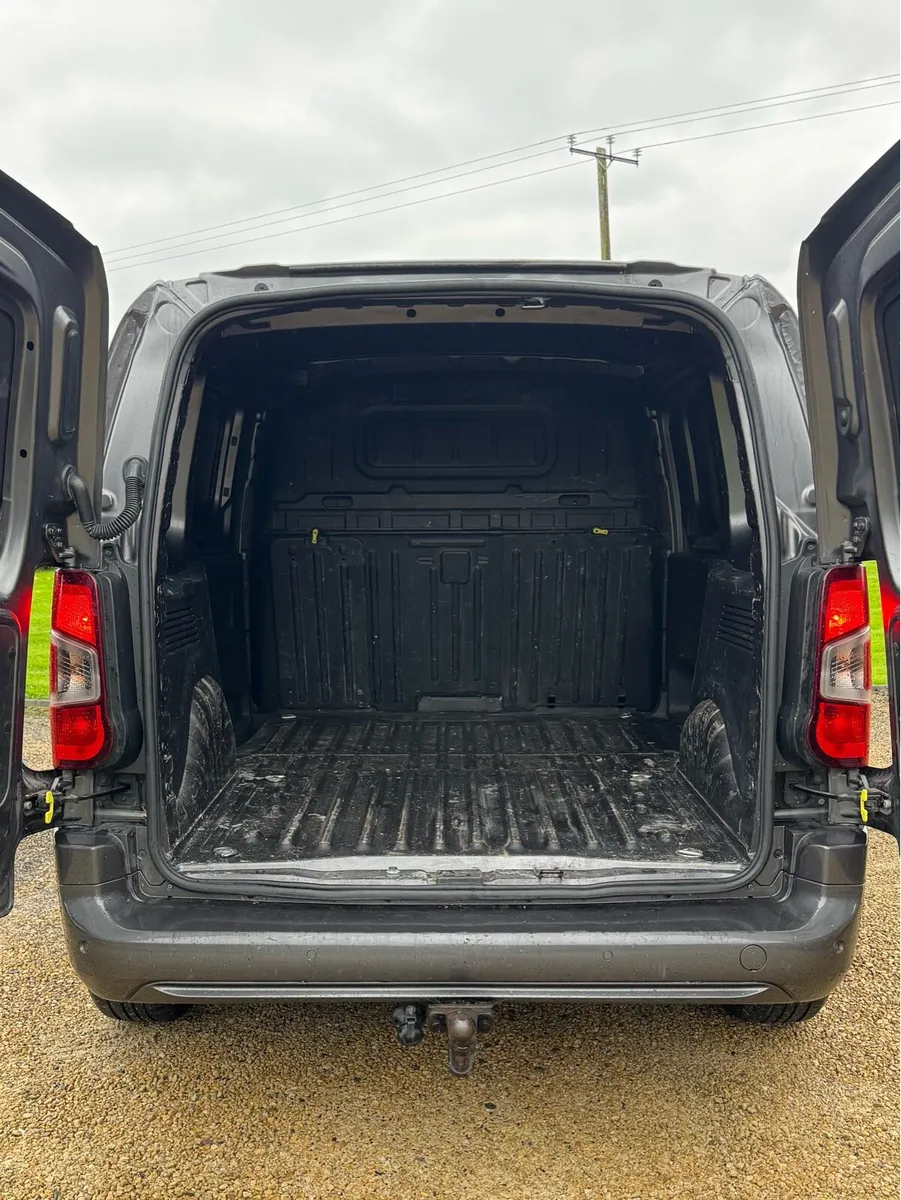 2019 Opel Combo Sportive Cargo 130 BHP - Image 4