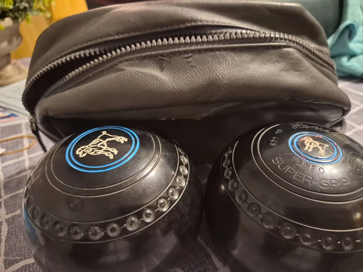 indoor bowls - Image 1