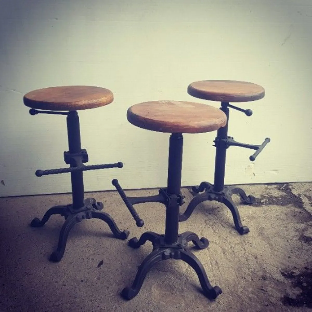 Timber Seat Stool – D2218