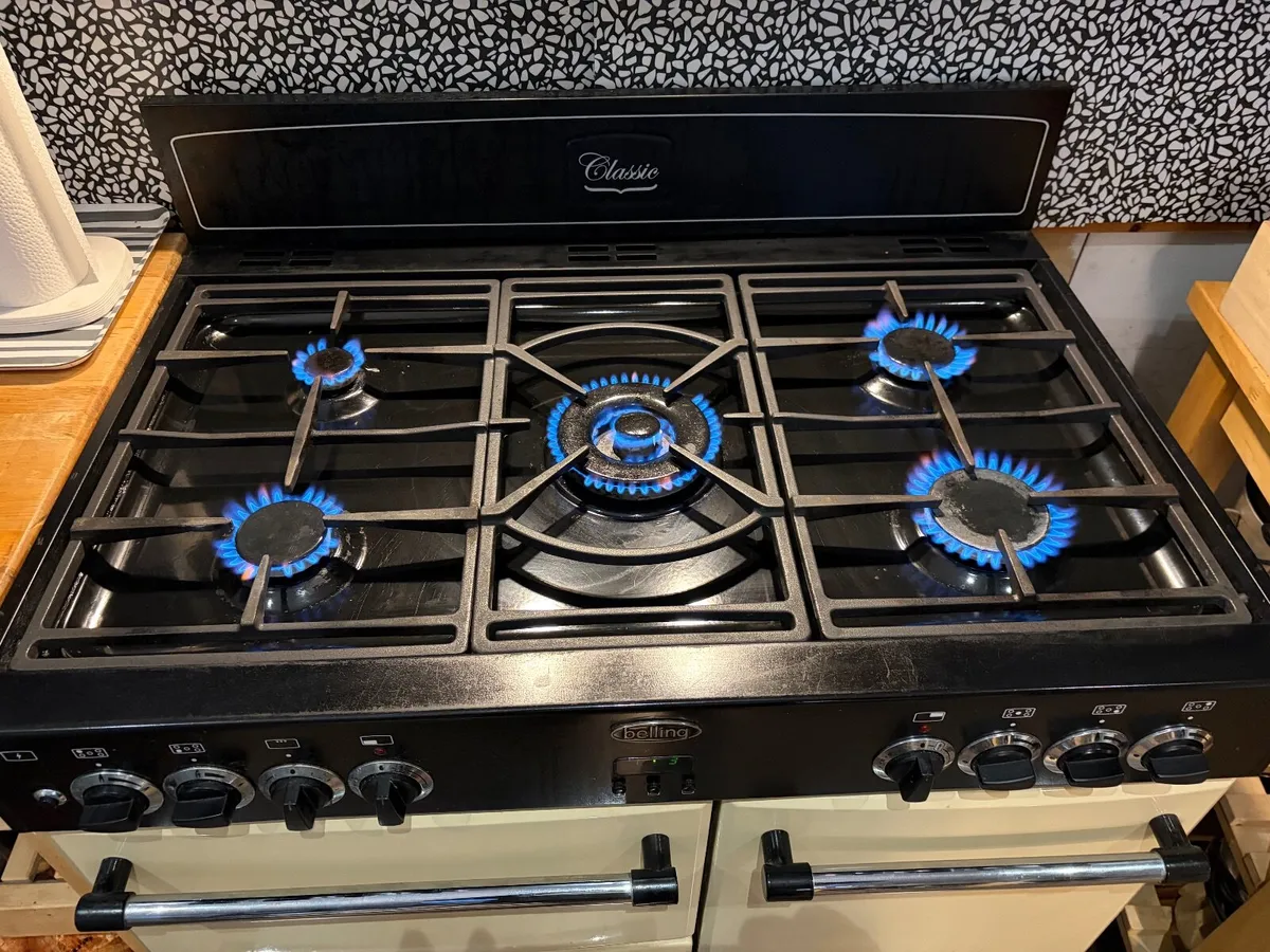 Belling 90cm 5 gas burner, 2 electric fan ovens - Image 3
