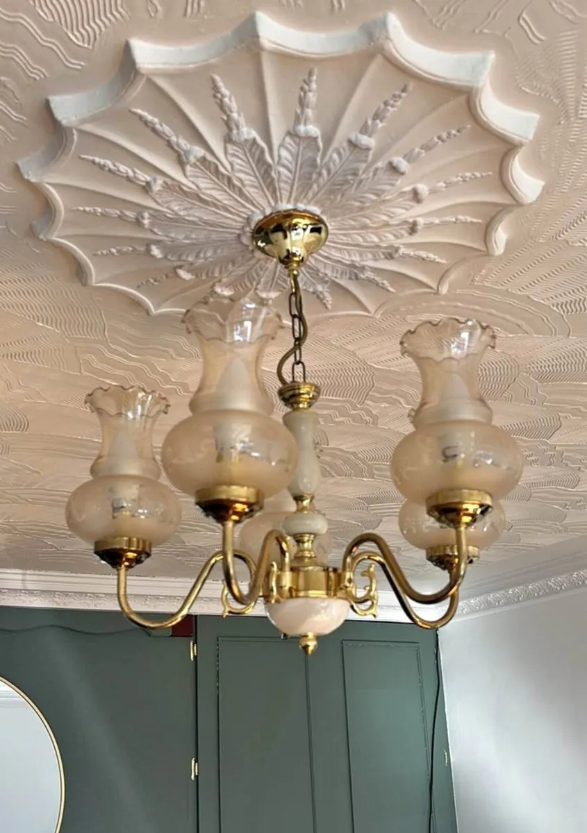 Chandelier and 2 wall lights - Image 1