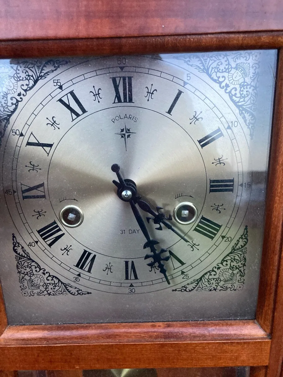 Wind up wall clock free postage - Image 3