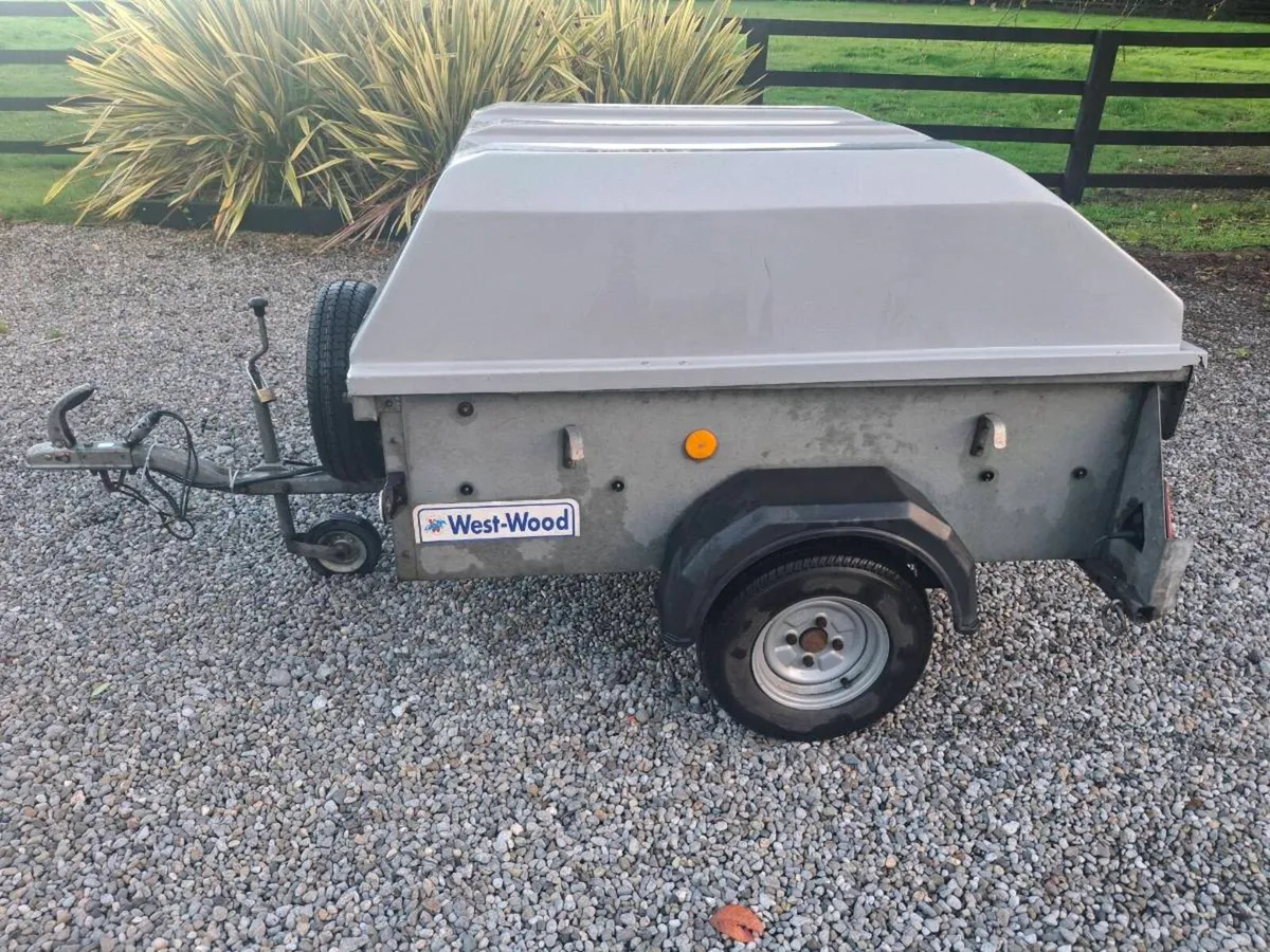Trailer - Image 1