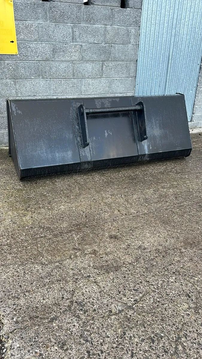 Manitou Telehandler Bucket - 90" wide - Image 1