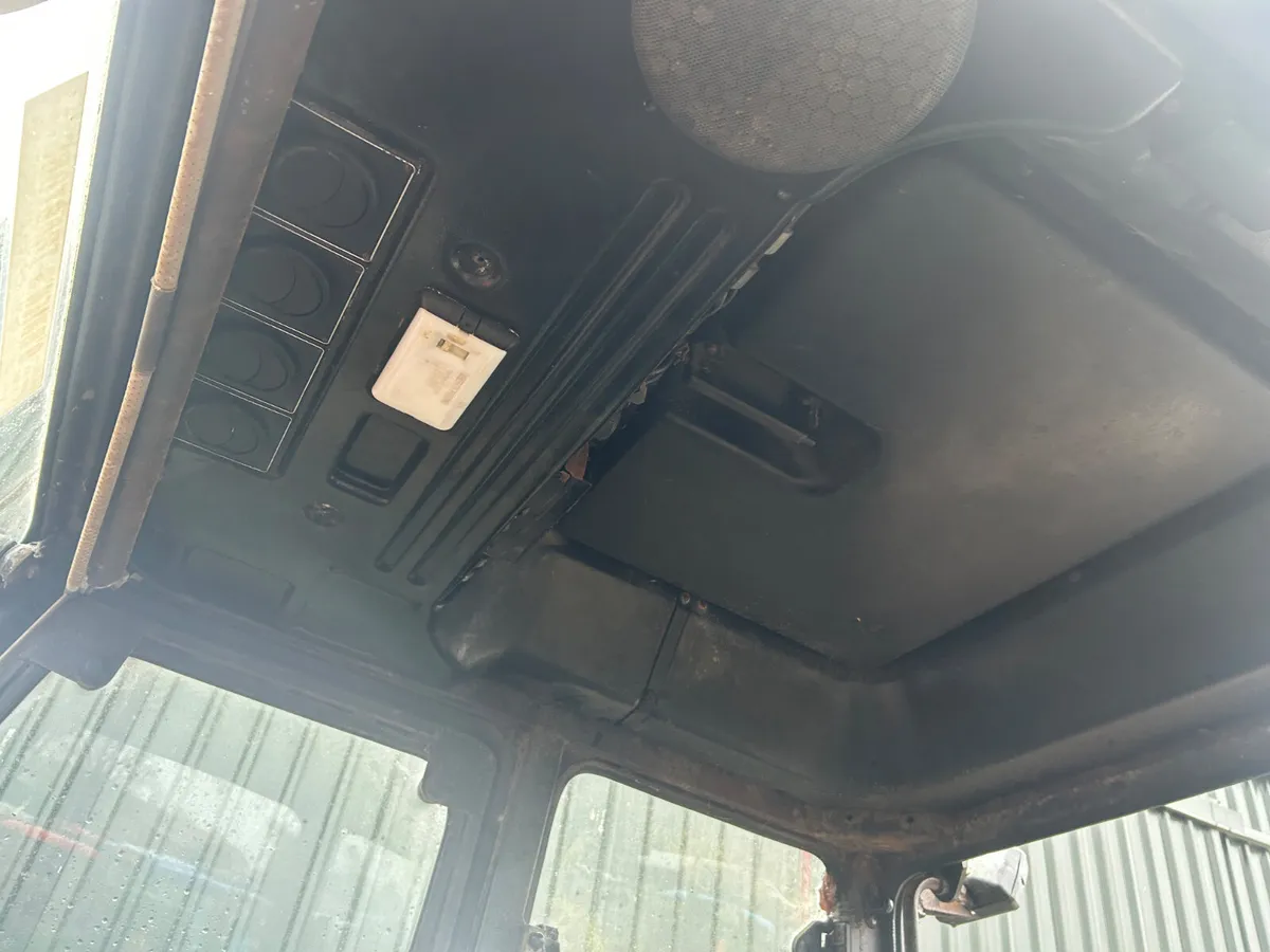 1990 Ursus 475 2wd - Image 3