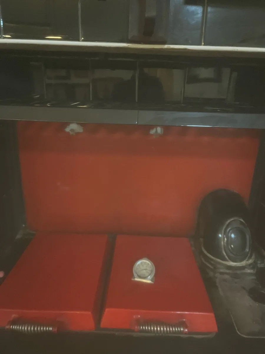Stanley aga oil burning cooker - Image 2