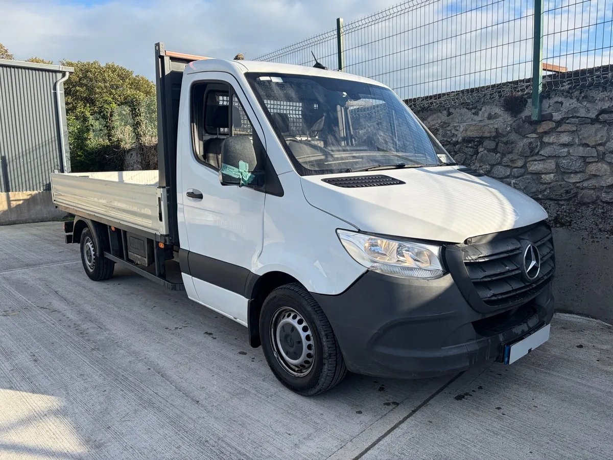 211 Mercedes Sprinter - Image 2