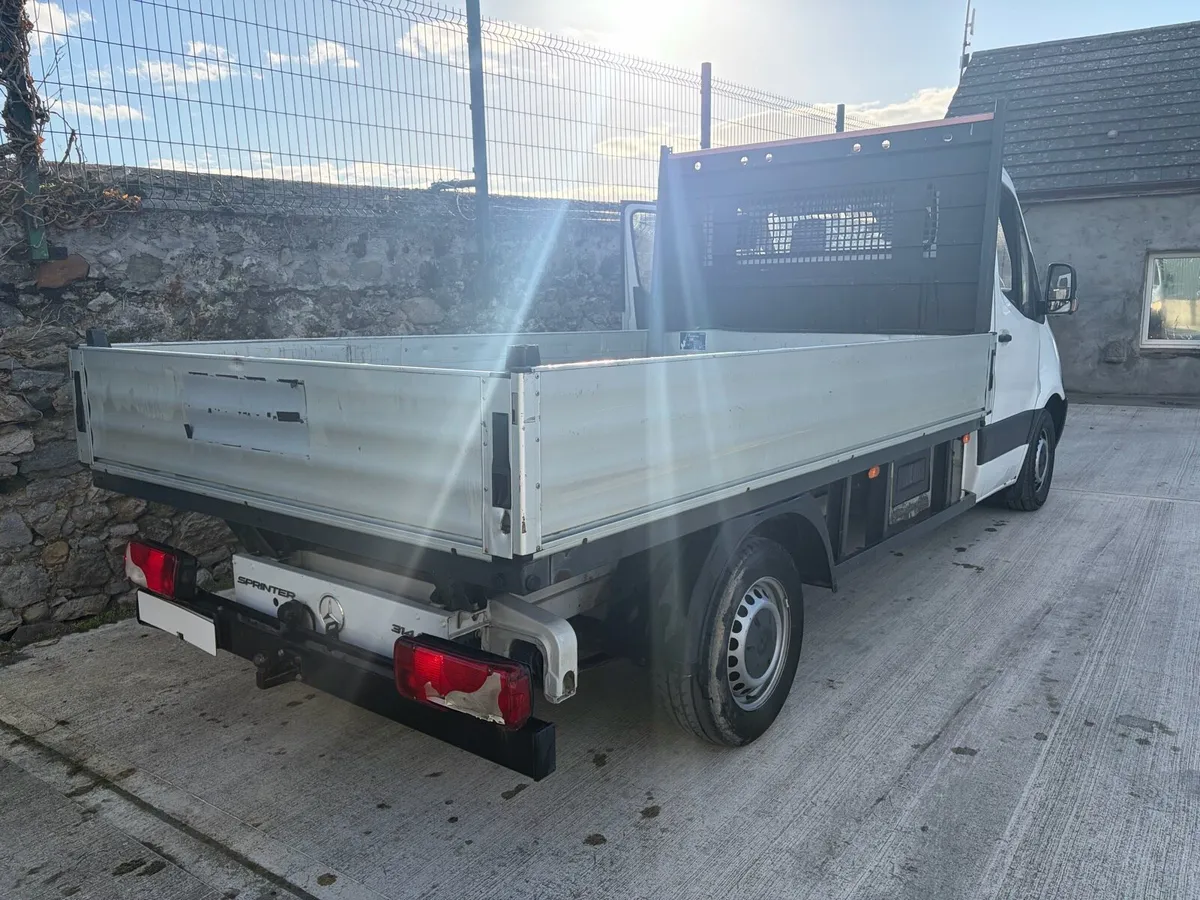 211 Mercedes Sprinter - Image 4