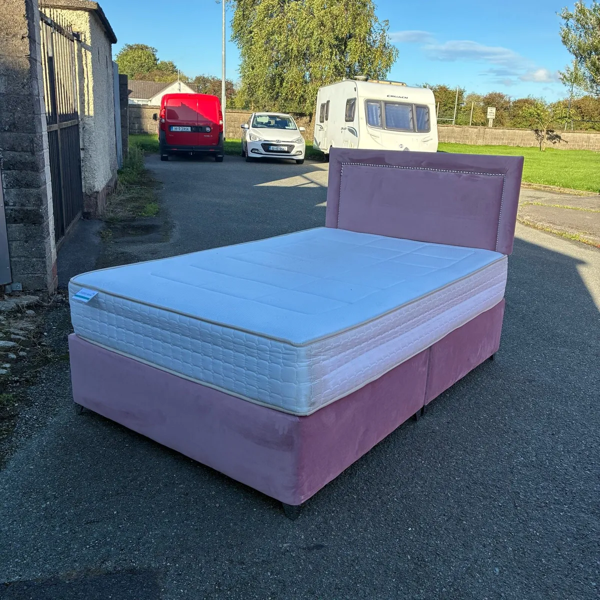 Lovely Pink 4ft Small double bed with Mattress - Image 3