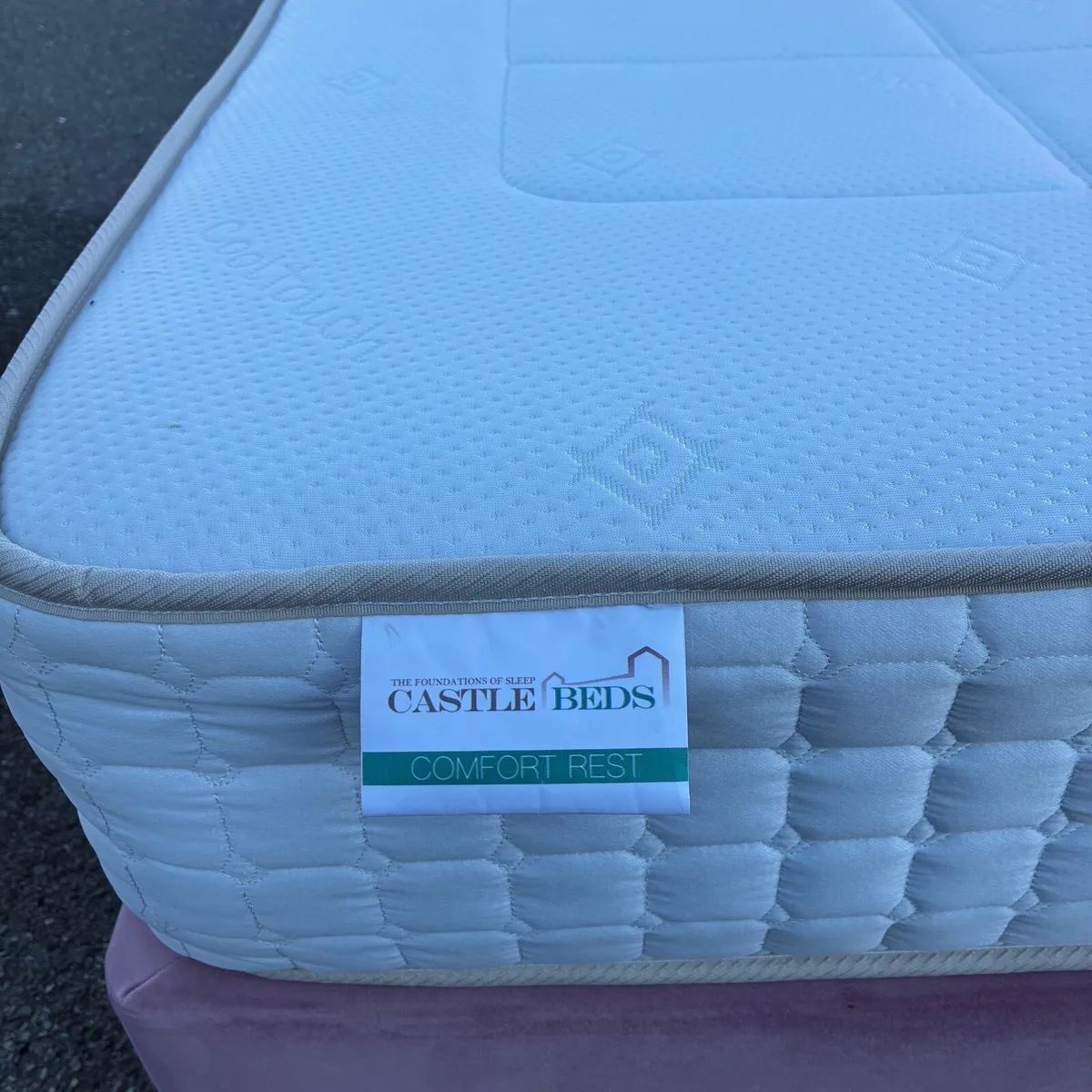 Lovely Pink 4ft Small double bed with Mattress - Image 4