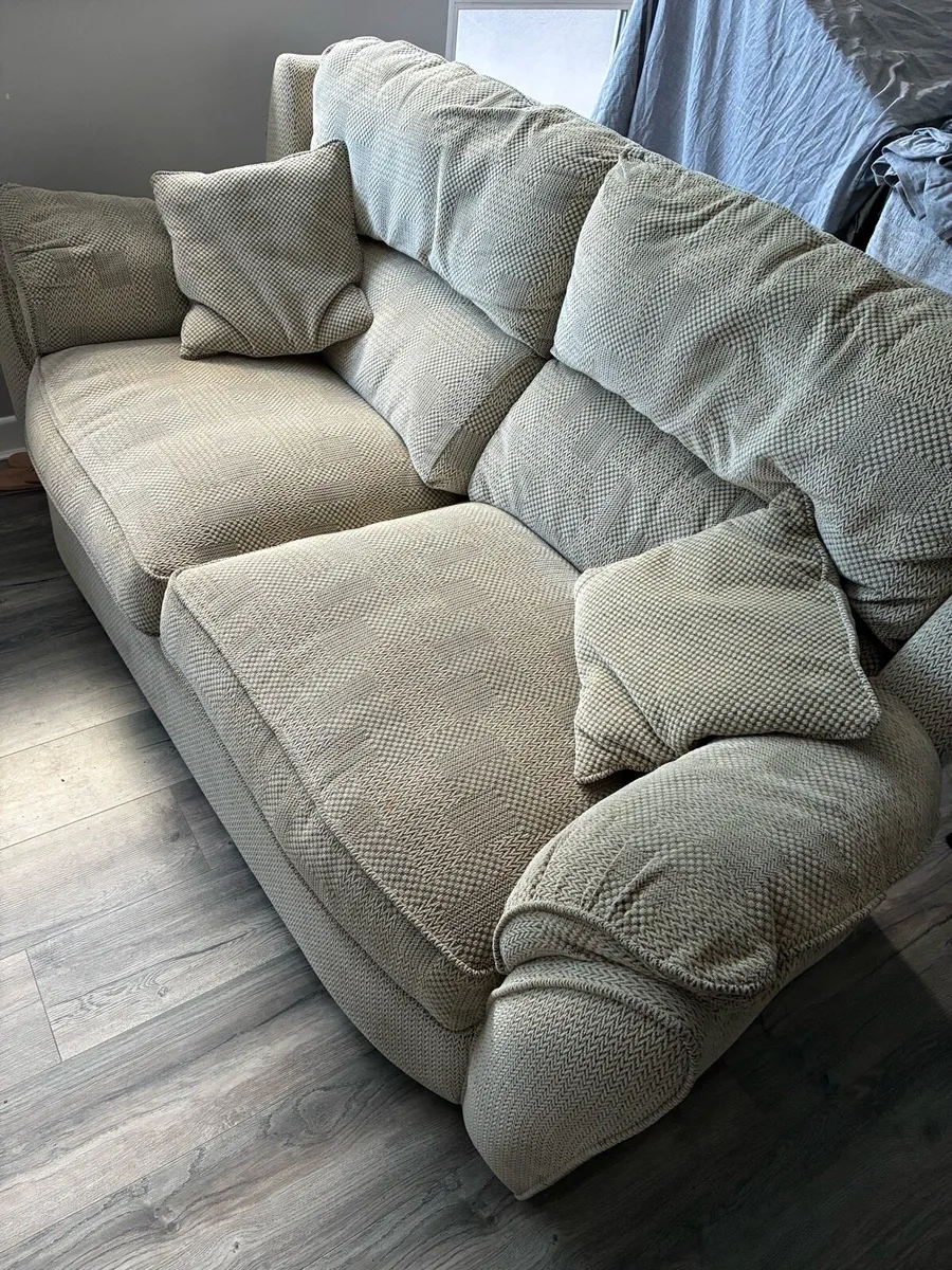 Couch - Image 2