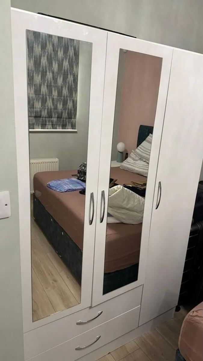 Mirror doors wardrobe - Image 3