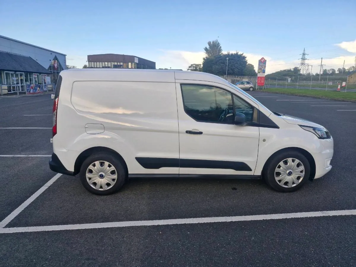 Ford Transit Connect Trend 1.5 TDCi 120PS - Image 3