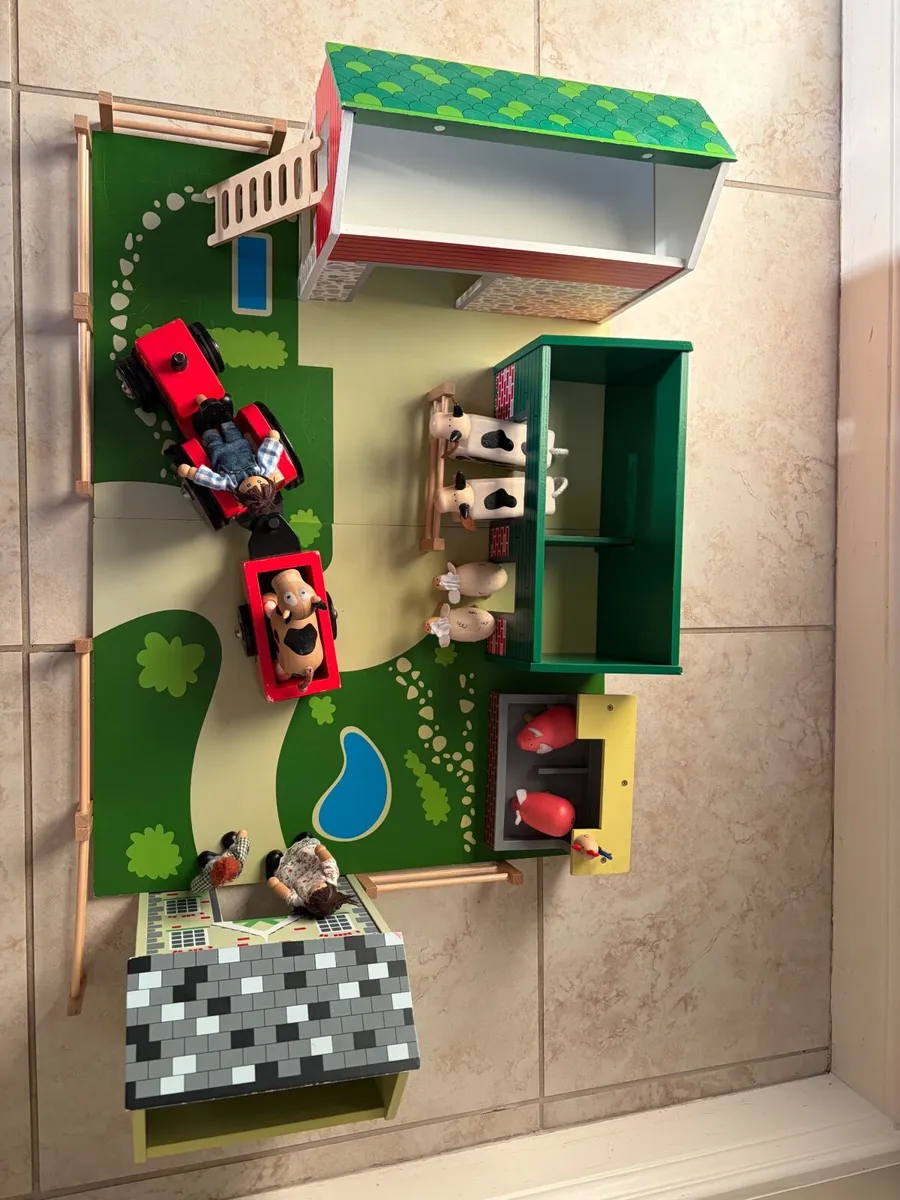 Wooden toy farm - Image 2
