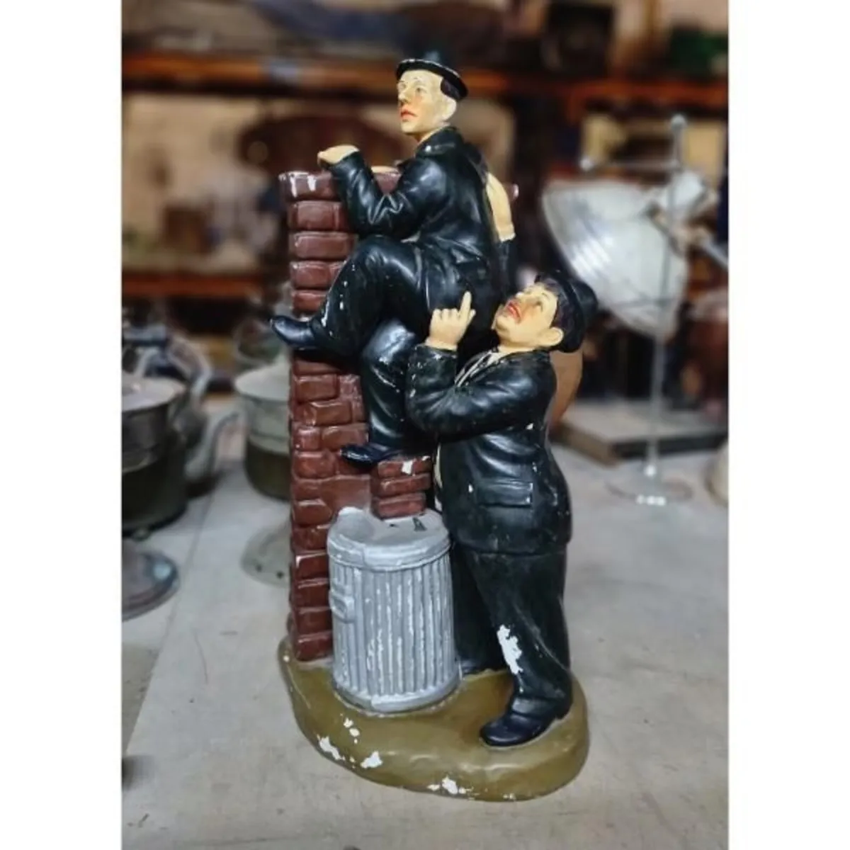Laurel & Hardy Ceramic Statue KAS1374 - Image 1
