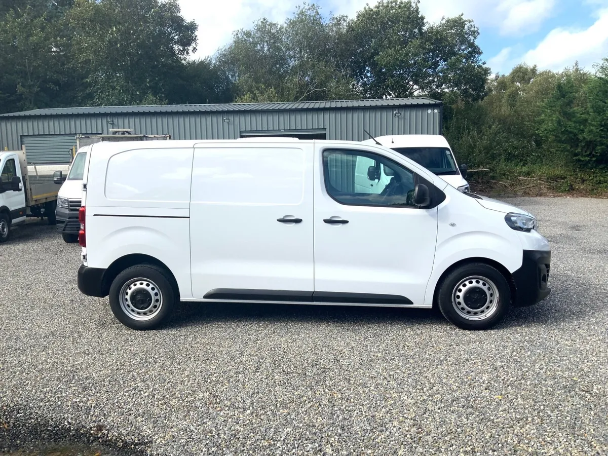 Peugeot Expert 1000 Pro premium + 2023 - Image 2