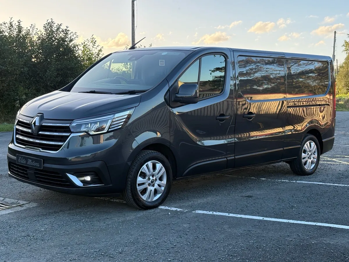 2023 (233) RENAULT TRAFIC SPORT LL30 - Image 4