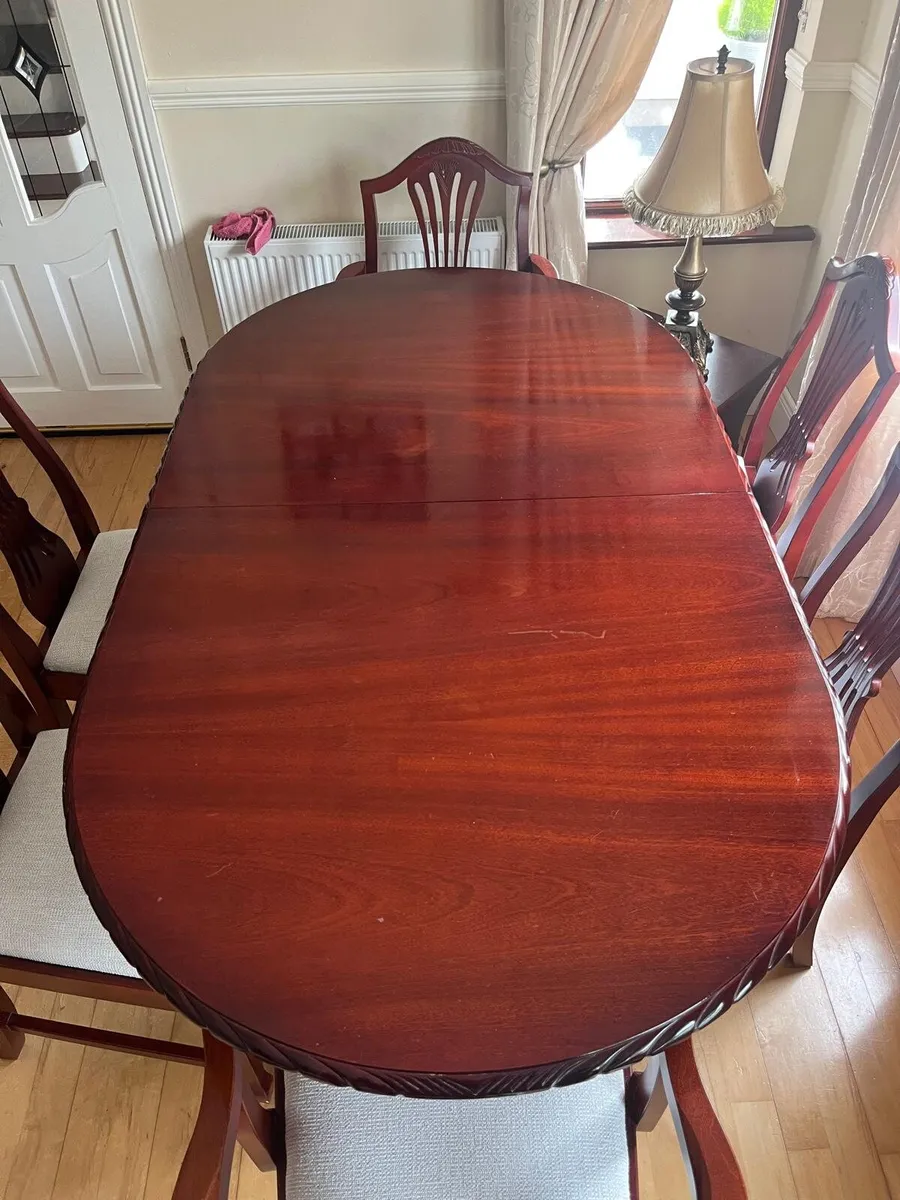 Table and 6 chairs - Image 2