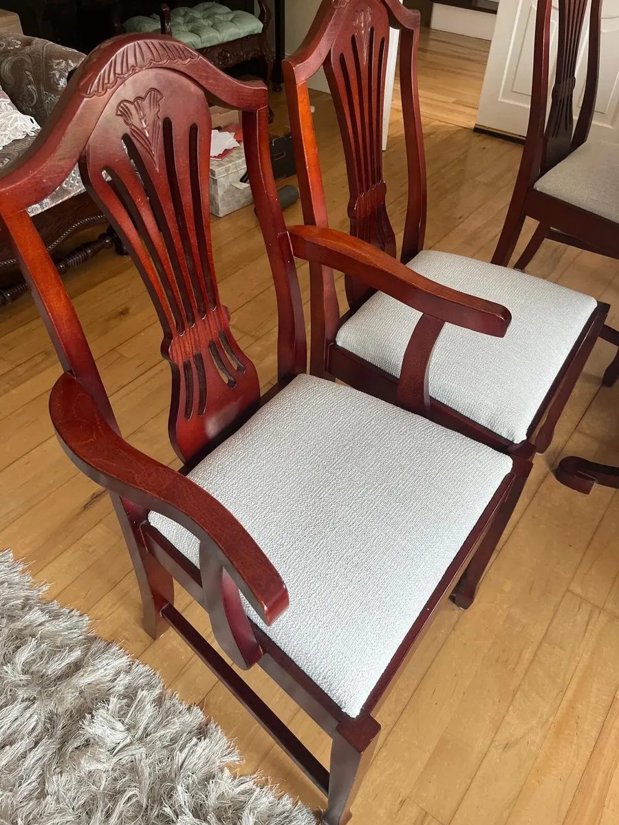 Table and 6 chairs - Image 4