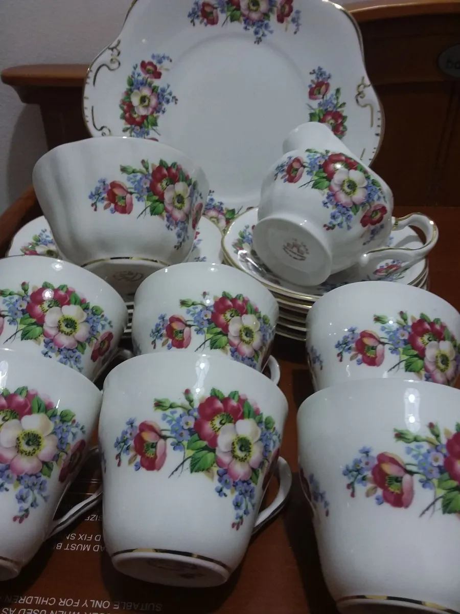 Royal tara fine bone china - Image 1