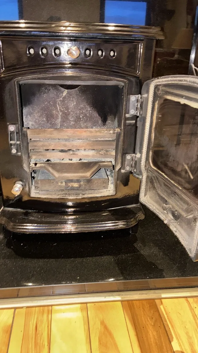 Fireplace & stove - Image 4