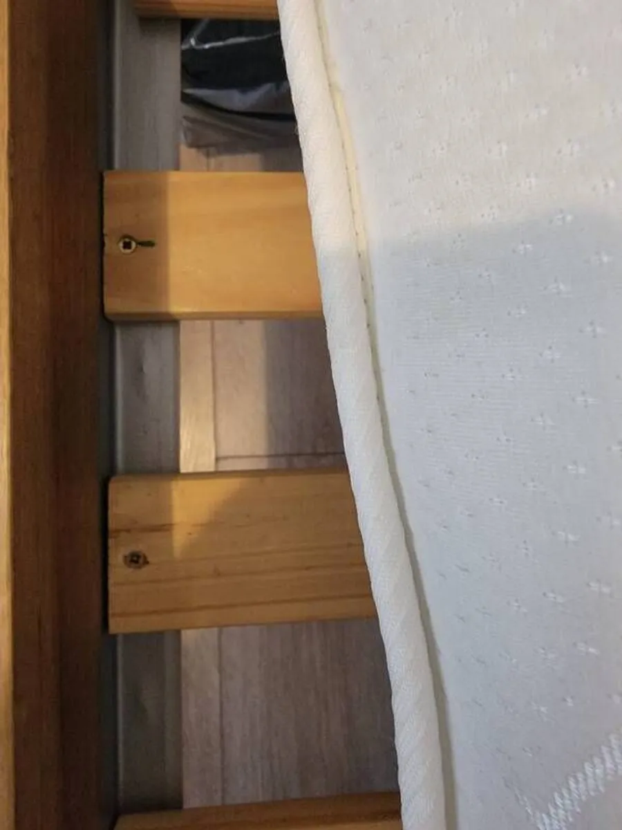 Single bed  with Mattres - Image 4