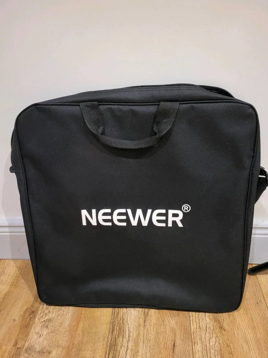 Neewer Professional Ring Light - Image 3