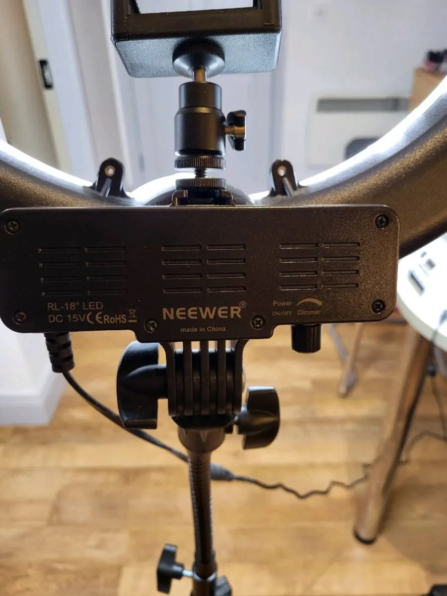 Neewer Professional Ring Light - Image 2