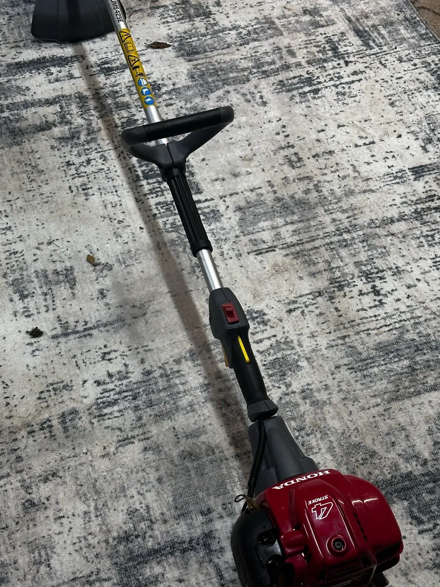 Honda 4 stroke strimmer - Image 2