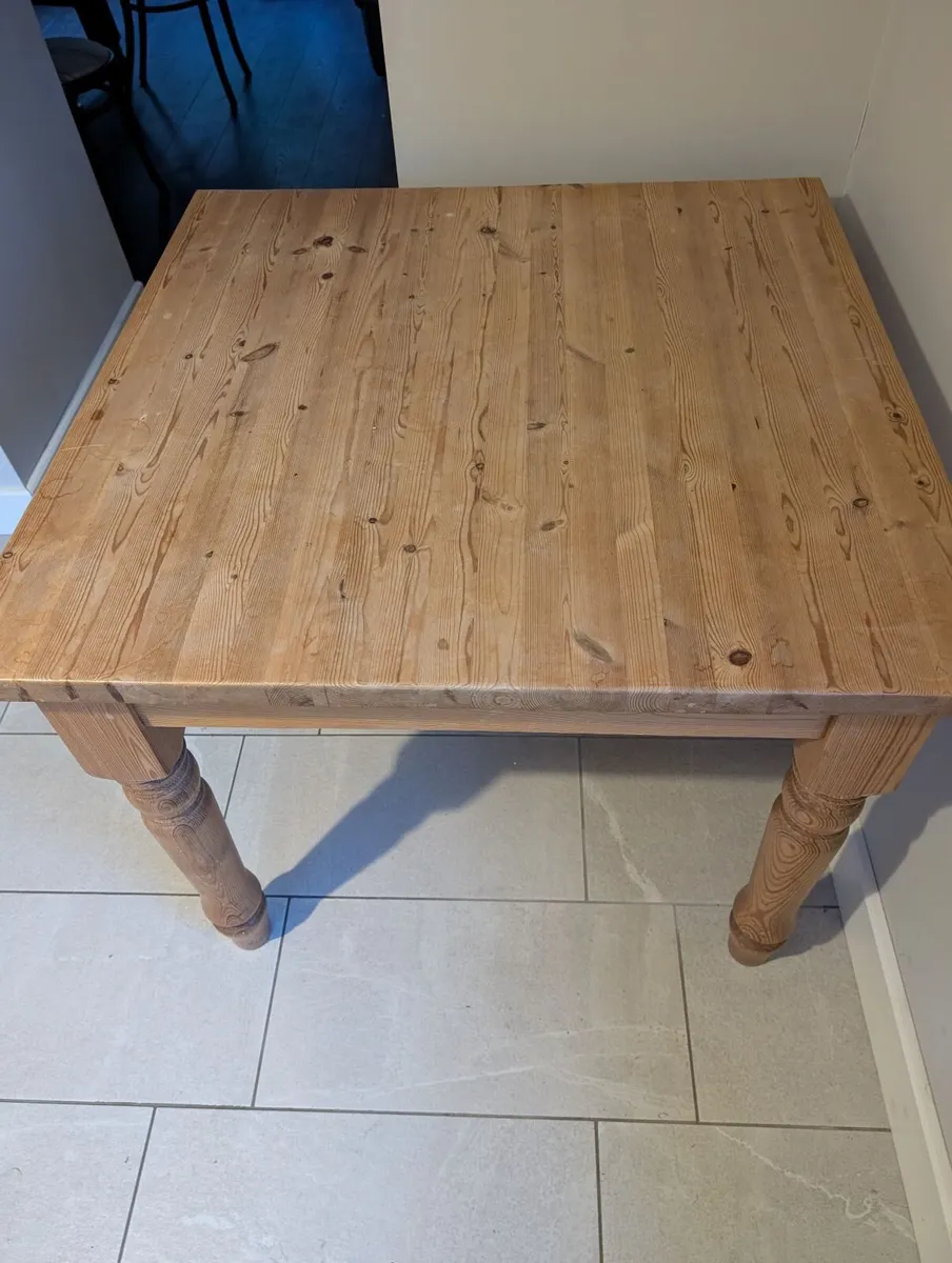 Kitchen table - Image 2