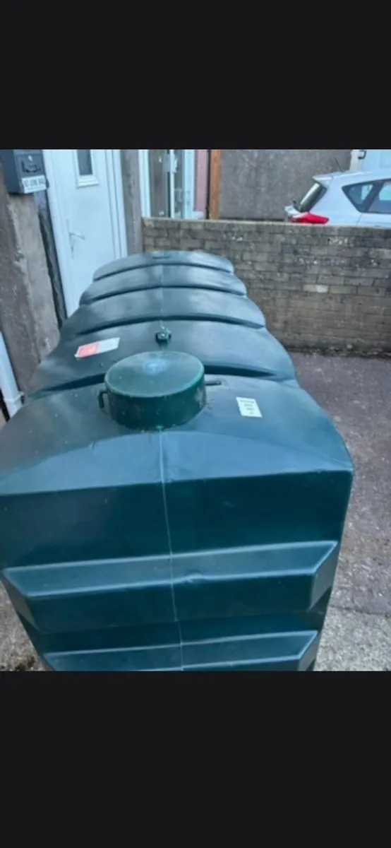 Oil tank - Image 1
